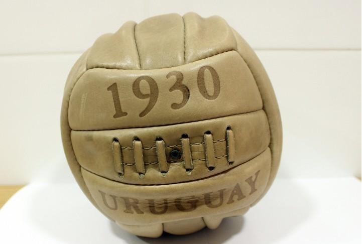 A lo largo de la historia el balón de futbol ha cambiado